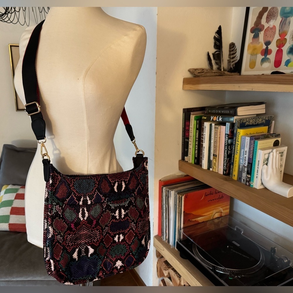 Multicolor Snakeskin animal Print crossbody adjustable strap Bag